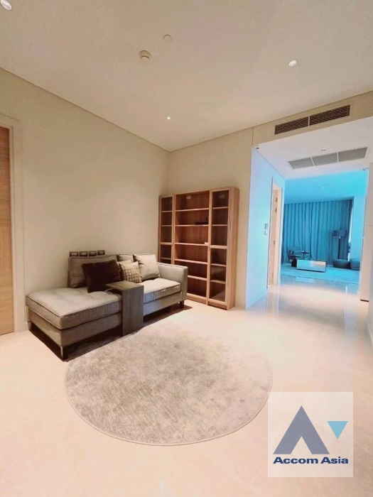 14  4 br Condominium For Rent in Ploenchit ,Bangkok BTS Chitlom at Sindhorn Residence AA43838
