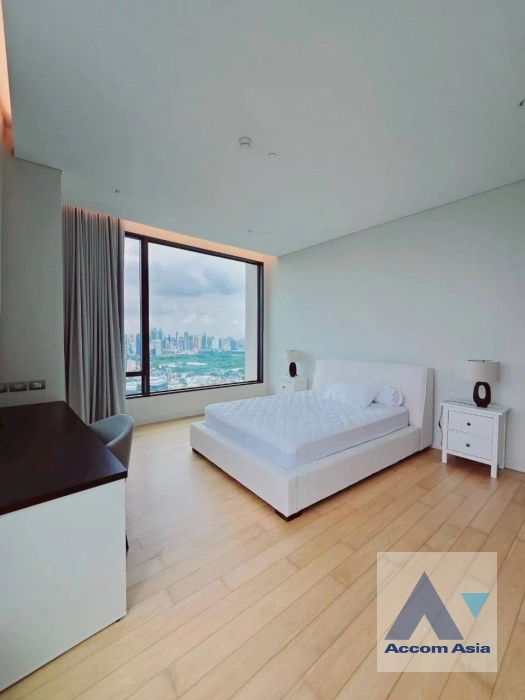 15  4 br Condominium For Rent in Ploenchit ,Bangkok BTS Chitlom at Sindhorn Residence AA43838