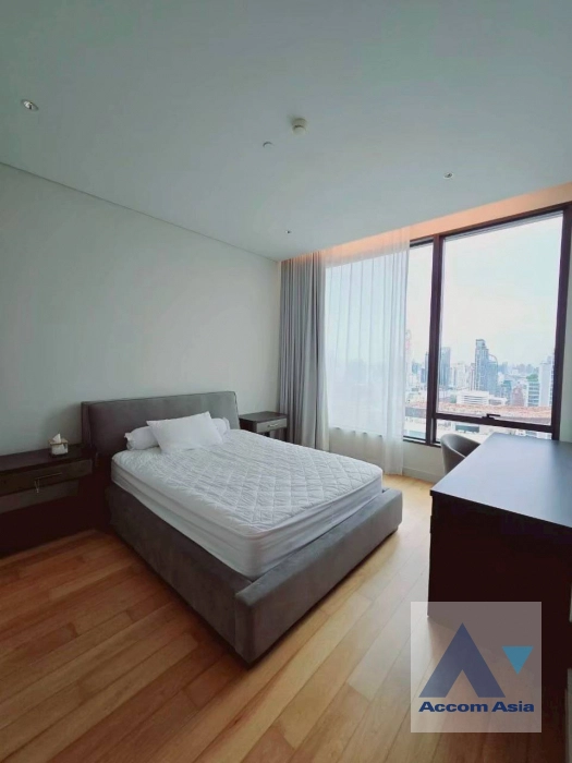 10  4 br Condominium For Rent in Ploenchit ,Bangkok BTS Chitlom at Sindhorn Residence AA43838