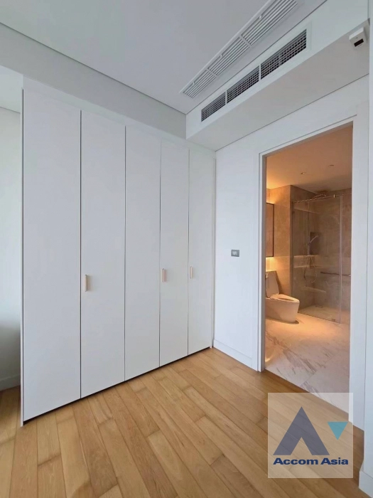18  4 br Condominium For Rent in Ploenchit ,Bangkok BTS Chitlom at Sindhorn Residence AA43838