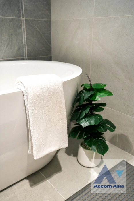 21  3 br House for rent and sale in Ratchadaphisek ,Bangkok MRT Huai Khwang AA43839