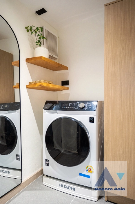 28  3 br House for rent and sale in Ratchadaphisek ,Bangkok MRT Huai Khwang AA43839