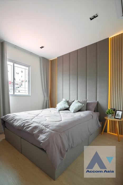 12  3 br House for rent and sale in Ratchadaphisek ,Bangkok MRT Huai Khwang AA43839