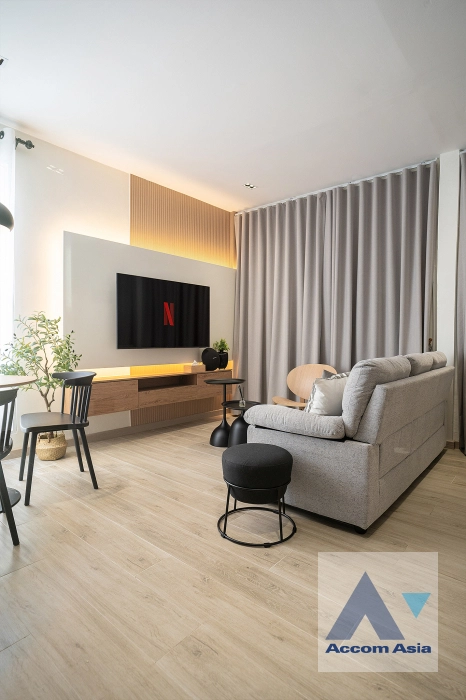 9  3 br House for rent and sale in Ratchadaphisek ,Bangkok MRT Huai Khwang AA43839