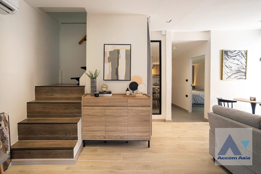 4  3 br House for rent and sale in Ratchadaphisek ,Bangkok MRT Huai Khwang AA43839