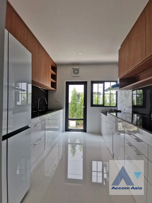 5  5 br House For Rent in Samutprakan ,Samutprakan  at Centro Bangna AA43846