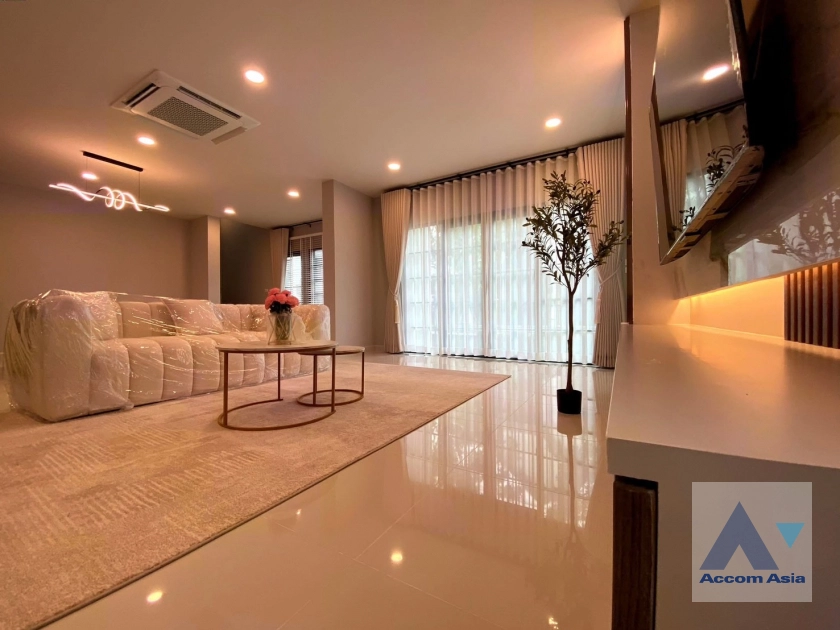 4  5 br House For Rent in Samutprakan ,Samutprakan  at Centro Bangna AA43846