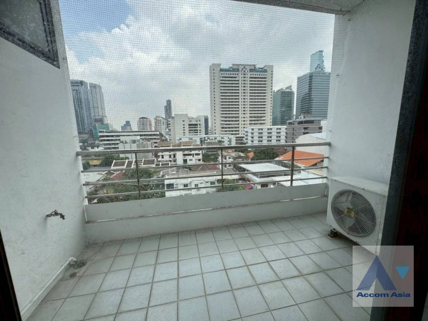 21  3 br Apartment For Rent in Sathorn ,Bangkok BTS Surasak at Low rise Apartment Building AA43848