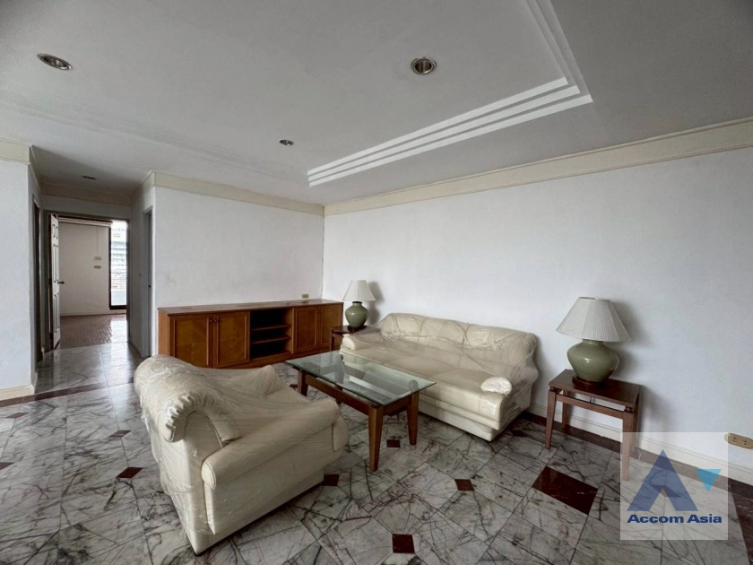  1  3 br Apartment For Rent in Sathorn ,Bangkok BTS Surasak at Low rise Apartment Building AA43848