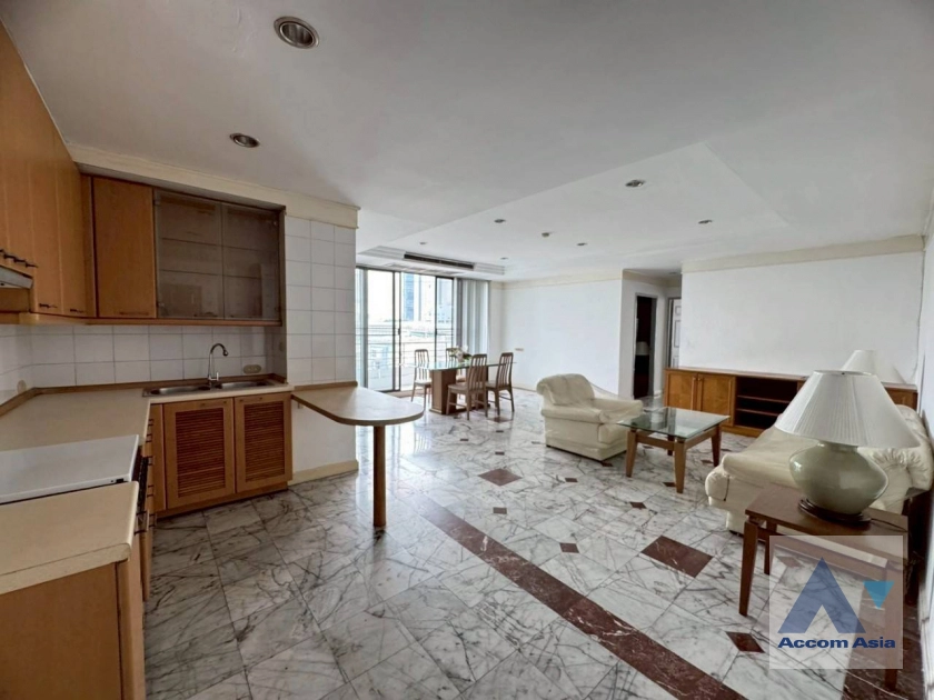  2  3 br Apartment For Rent in Sathorn ,Bangkok BTS Surasak at Low rise Apartment Building AA43848