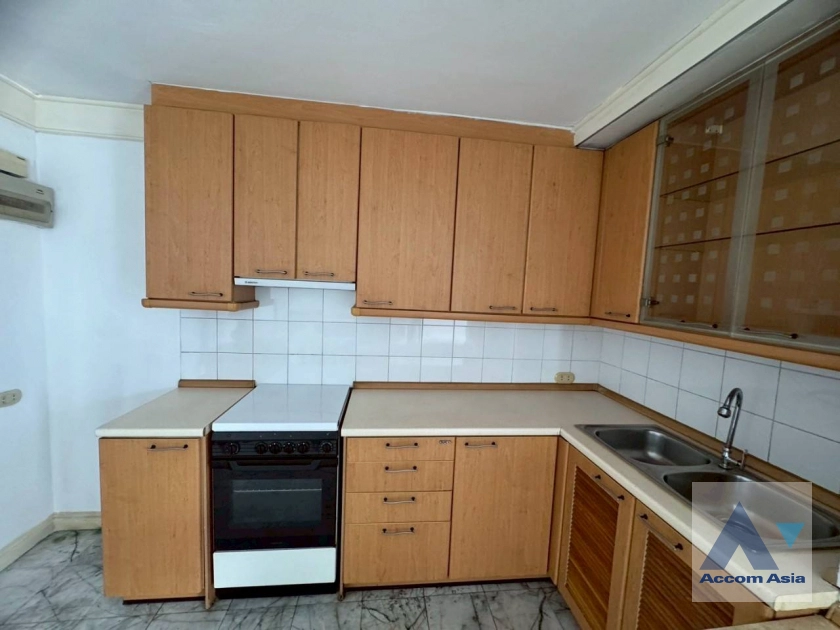 7  3 br Apartment For Rent in Sathorn ,Bangkok BTS Surasak at Low rise Apartment Building AA43848