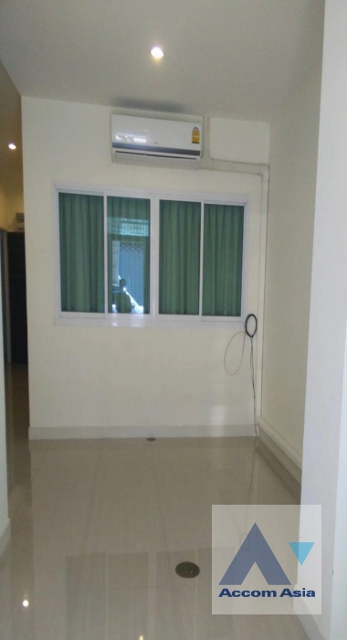 unit 5 Bedrooms  Townhouse For Rent in Ramkhamhaeng, Bangkok  (AA43851)