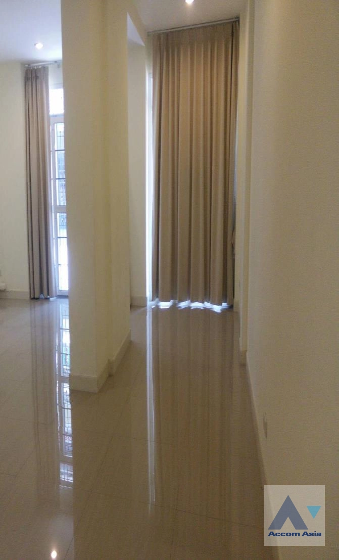 5  5 br Townhouse For Rent in Ramkhamhaeng ,Bangkok  at SRI Town Home Minburi AA43851