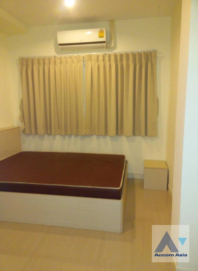 unit 5 Bedrooms  Townhouse For Rent in Ramkhamhaeng, Bangkok  (AA43851)