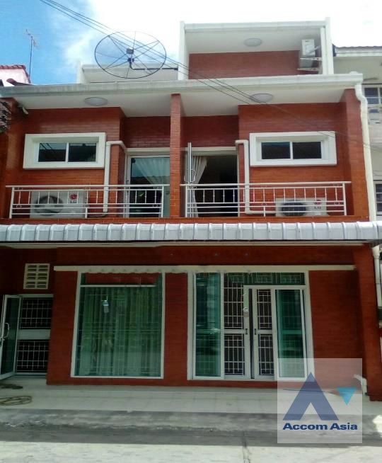  SRI Town Home Minburi Townhouse  5 Bedroom for Rent   in Ramkhamhaeng Bangkok