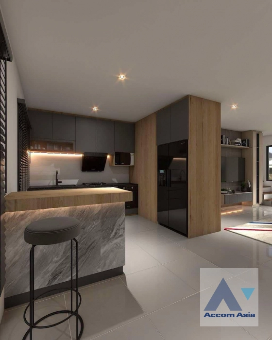 unit 4 Bedrooms  Townhouse For Rent in Lat Phrao, Bangkok  (AA43852)