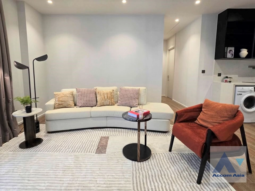 unitFully Furnished, Pet friendly |  2 Bedrooms  Condominium For Rent in Ploenchit, Bangkok  near BTS Ploenchit (AA43854)