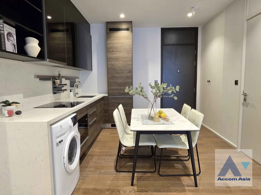 unitFully Furnished, Pet friendly |  2 Bedrooms  Condominium For Rent in Ploenchit, Bangkok  near BTS Ploenchit (AA43854)