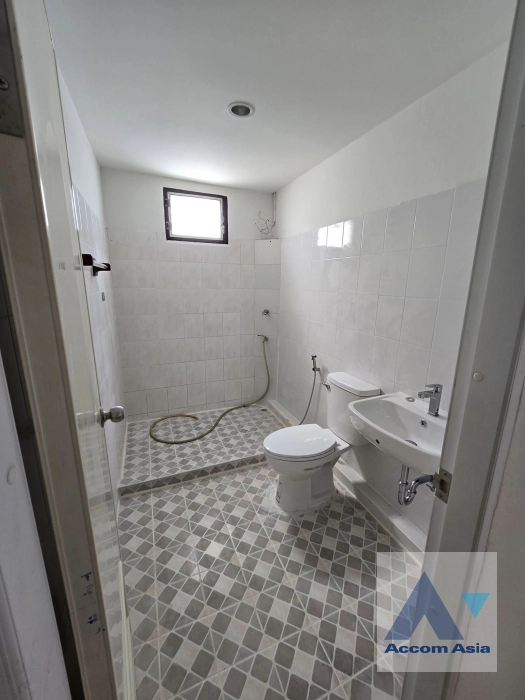 10  4 br Townhouse For Sale in Sukhumvit ,Bangkok BTS Ekkamai AA43865