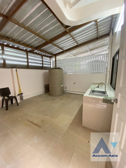 9  4 br Townhouse for rent and sale in Lat Phrao ,Bangkok MRT Lat Phrao AA43866