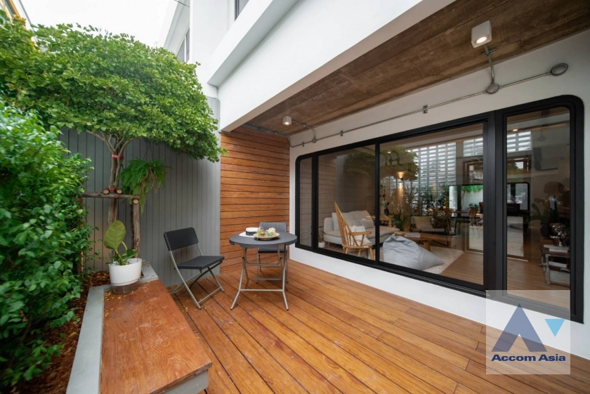 17  3 br Townhouse for rent and sale in Sukhumvit ,Bangkok BTS Phra khanong at Moo Baan Klongtan Nivet AA43873