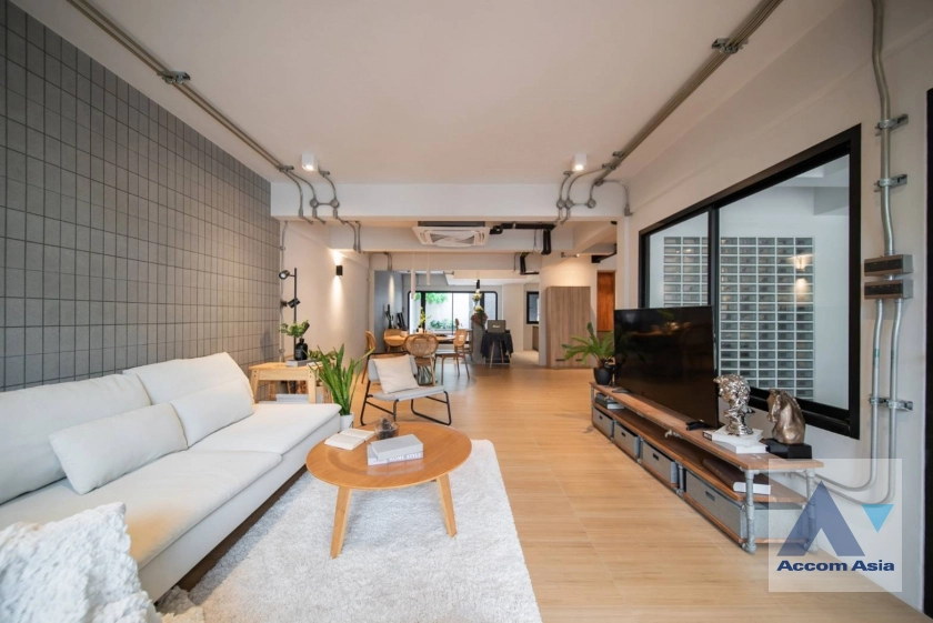  1  3 br Townhouse for rent and sale in Sukhumvit ,Bangkok BTS Phra khanong at Moo Baan Klongtan Nivet AA43873