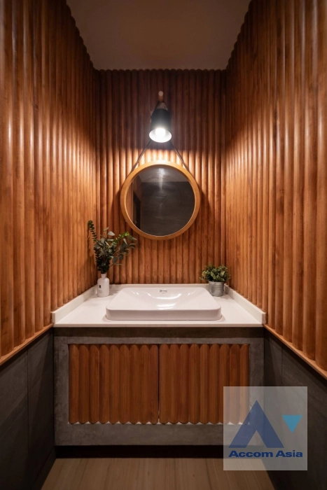 15  3 br Townhouse for rent and sale in Sukhumvit ,Bangkok BTS Phra khanong at Moo Baan Klongtan Nivet AA43873