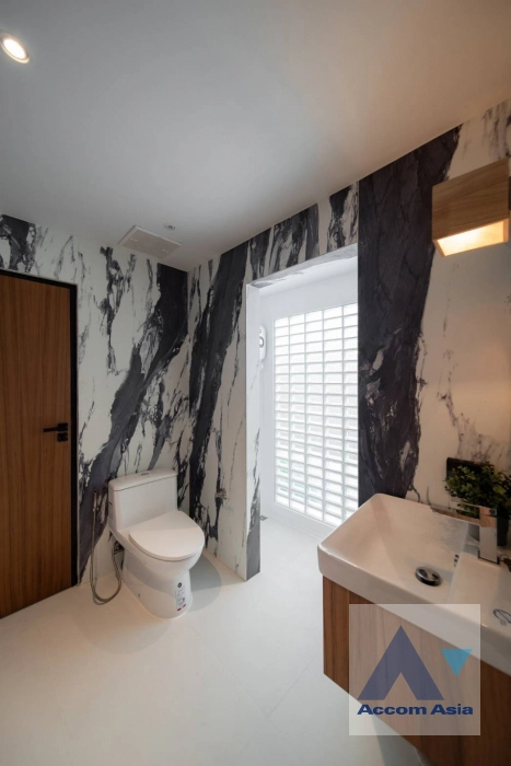 13  3 br Townhouse for rent and sale in Sukhumvit ,Bangkok BTS Phra khanong at Moo Baan Klongtan Nivet AA43873