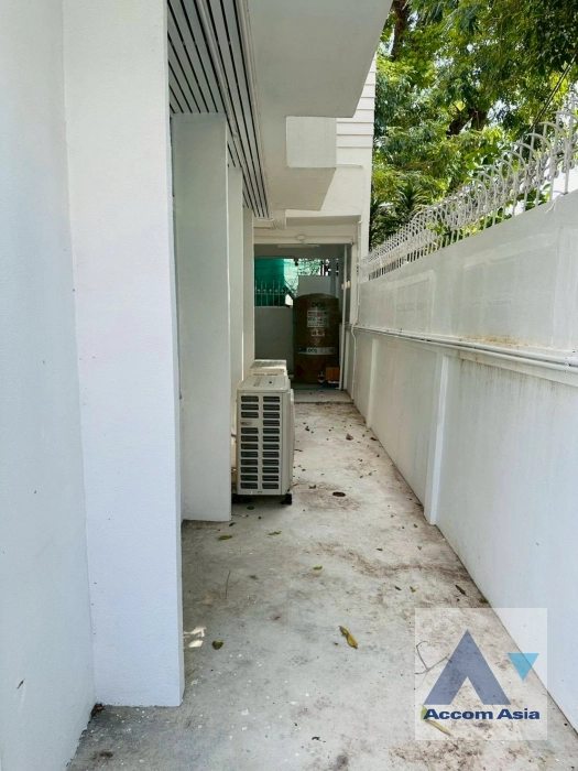 16  4 br House for rent and sale in Sukhumvit ,Bangkok BTS Phra khanong AA43882