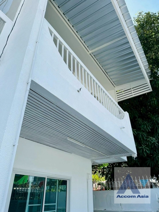  1  4 br House for rent and sale in Sukhumvit ,Bangkok BTS Phra khanong AA43882