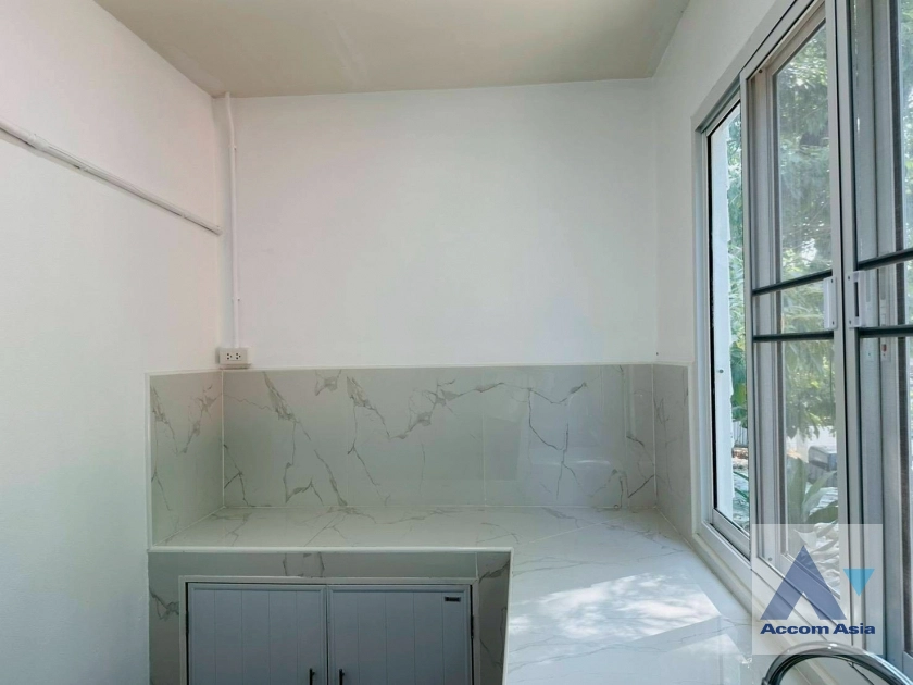 8  4 br House for rent and sale in Sukhumvit ,Bangkok BTS Phra khanong AA43882