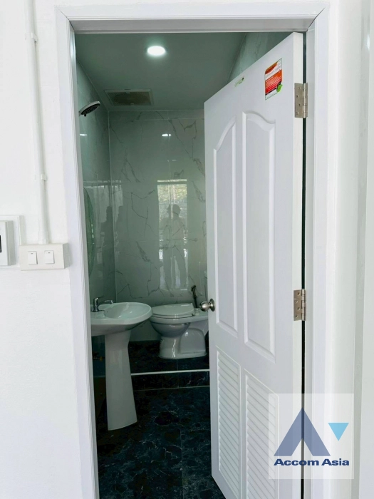 9  4 br House for rent and sale in Sukhumvit ,Bangkok BTS Phra khanong AA43882