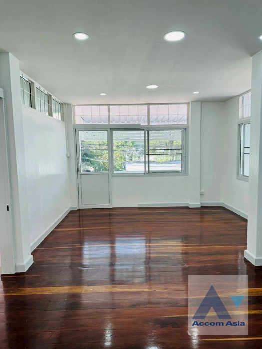 12  4 br House for rent and sale in Sukhumvit ,Bangkok BTS Phra khanong AA43882