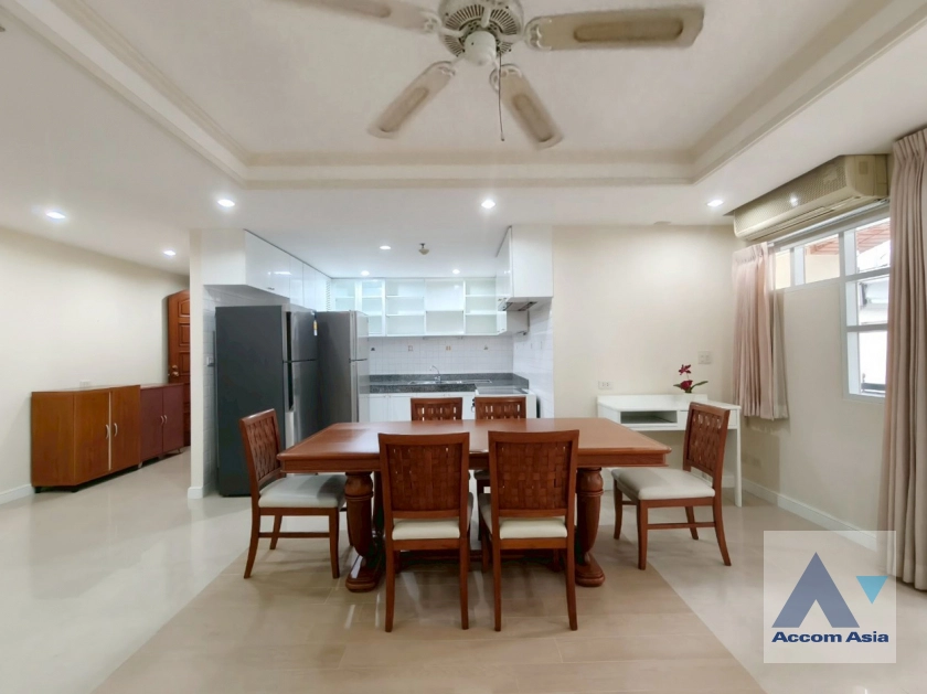  1  3 br Apartment For Rent in Sukhumvit ,Bangkok BTS Phrom Phong at Good maintained AA43886