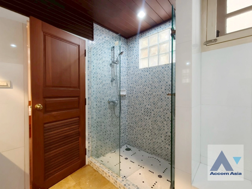 11  3 br Apartment For Rent in Sukhumvit ,Bangkok BTS Phrom Phong at Good maintained AA43886