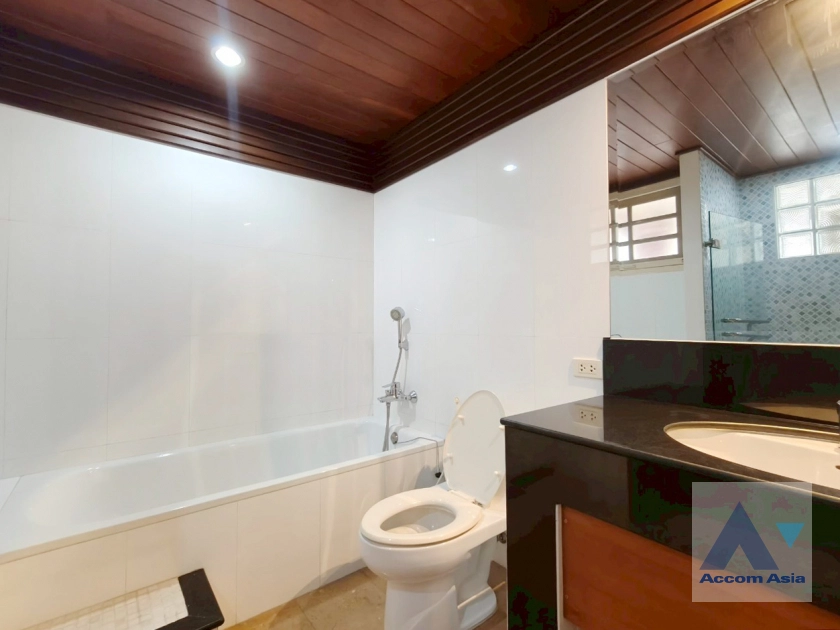 10  3 br Apartment For Rent in Sukhumvit ,Bangkok BTS Phrom Phong at Good maintained AA43886