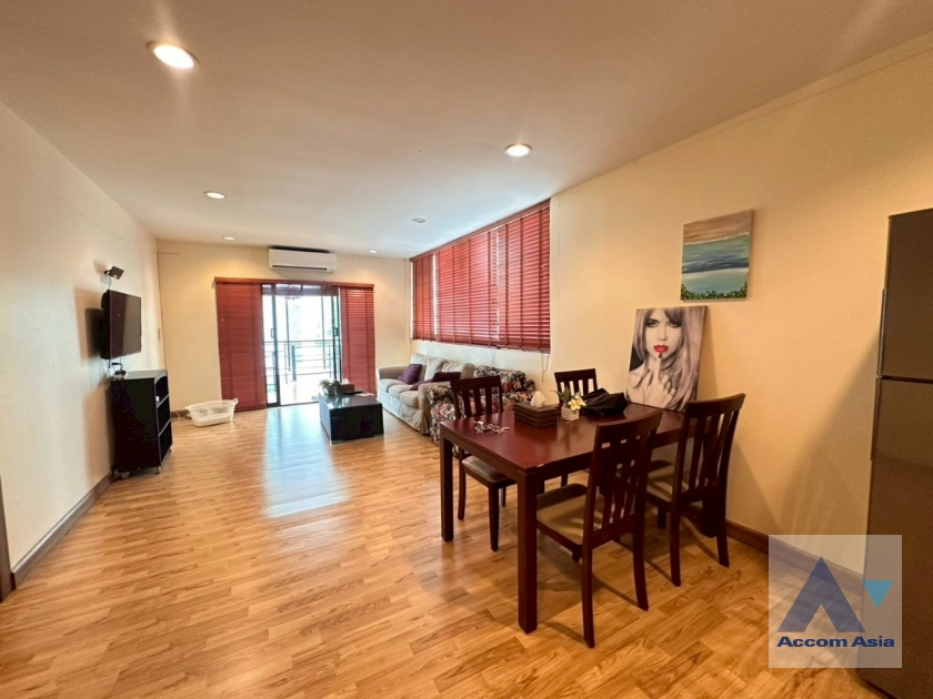 unit 2 Bedrooms  House For Rent & Sale in Sukhumvit, Bangkok  near BTS Thong Lo (AA43887)