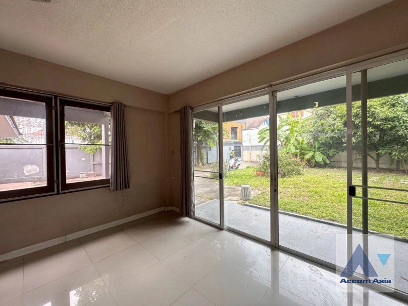 6  3 br House For Rent in Sukhumvit ,Bangkok  AA43898