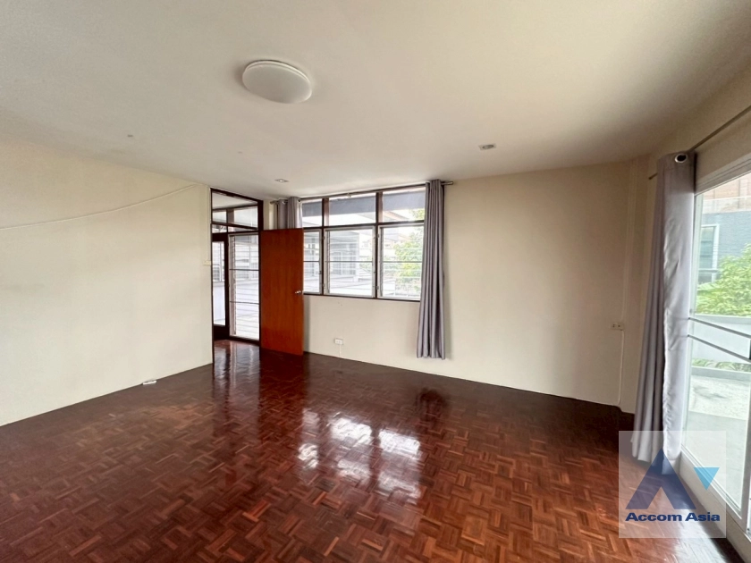 11  3 br House For Rent in Sukhumvit ,Bangkok  AA43898