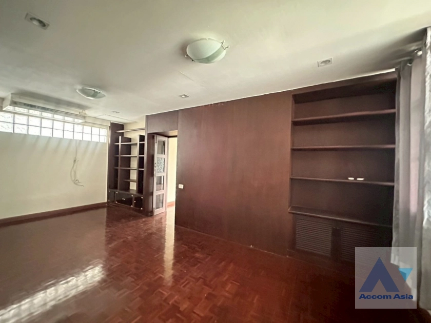 13  3 br House For Rent in Sukhumvit ,Bangkok  AA43898