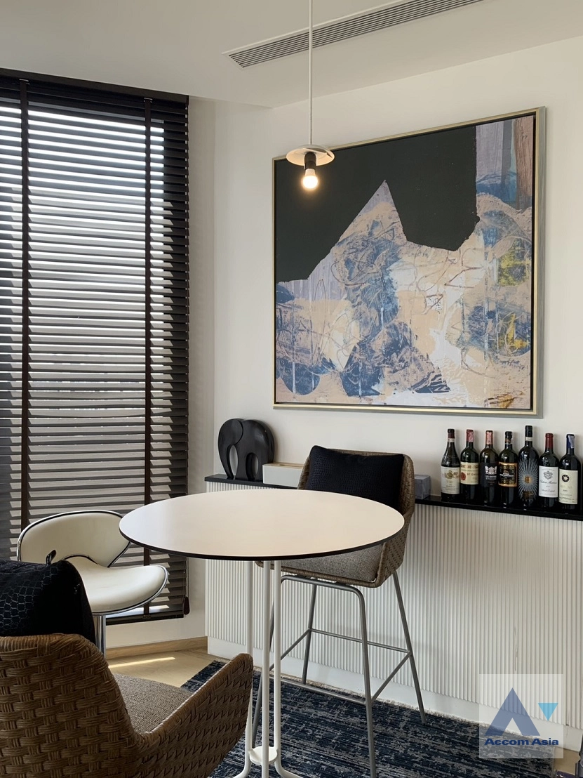 unit 2 Bedrooms  Condominium For Sale in Ratchadaphisek, Bangkok  near MRT Rama 9 (AA43899)