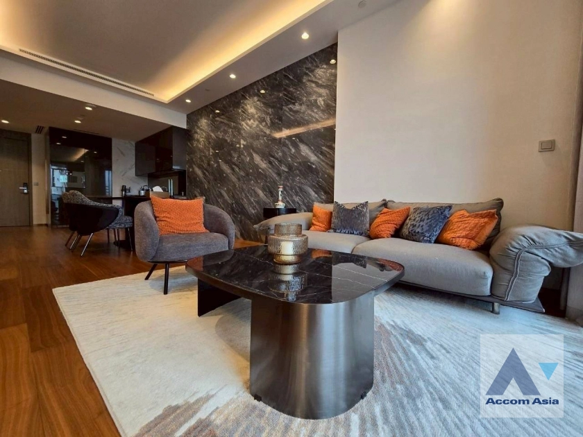 unitLuxury Condominium with city views and sleek modern kitchen (AA43900)