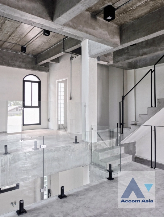 6  3 br Townhouse For Sale in Ratchadaphisek ,Bangkok MRT Lat Phrao AA43935