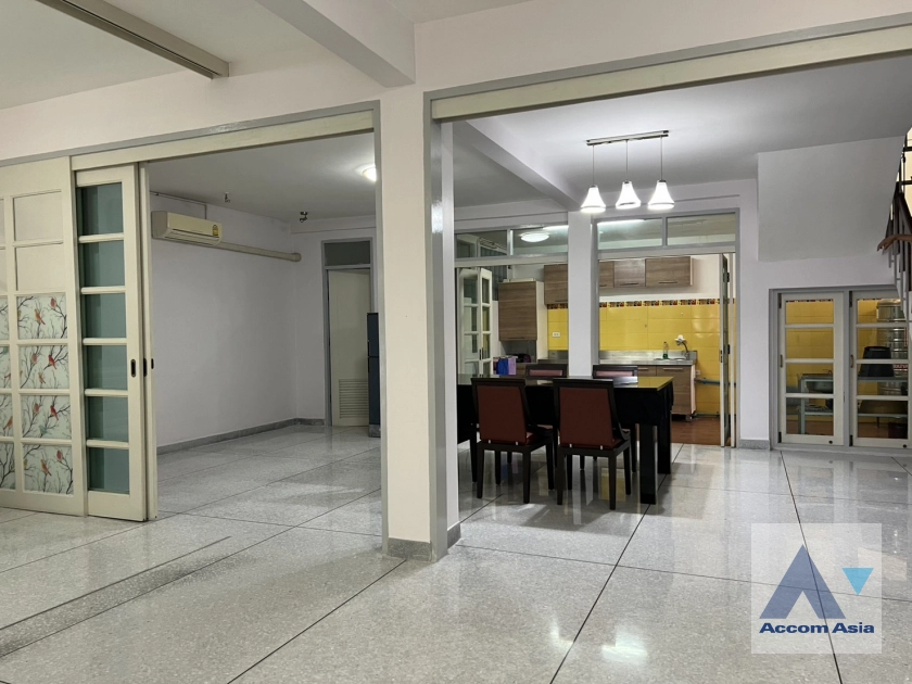  1  4 br Townhouse for rent and sale in Sathorn ,Bangkok BTS Sala Daeng AA43939