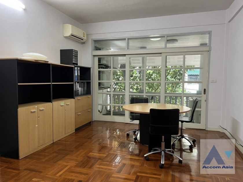 7  4 br Townhouse for rent and sale in Sathorn ,Bangkok BTS Sala Daeng AA43939