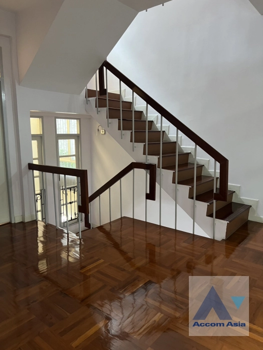 6  4 br Townhouse for rent and sale in Sathorn ,Bangkok BTS Sala Daeng AA43939