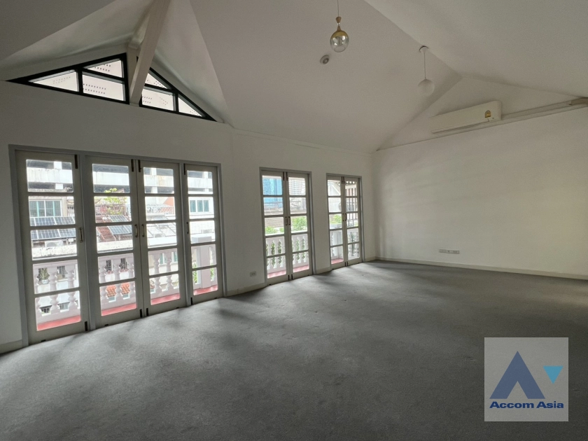 8  4 br Townhouse for rent and sale in Sathorn ,Bangkok BTS Sala Daeng AA43939