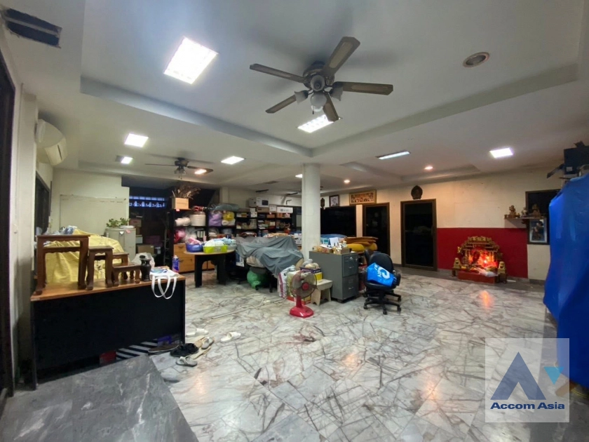 9  5 br House For Sale in Sukhumvit ,Bangkok BTS Udomsuk AA43940