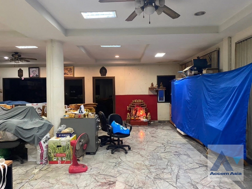 10  5 br House For Sale in Sukhumvit ,Bangkok BTS Udomsuk AA43940