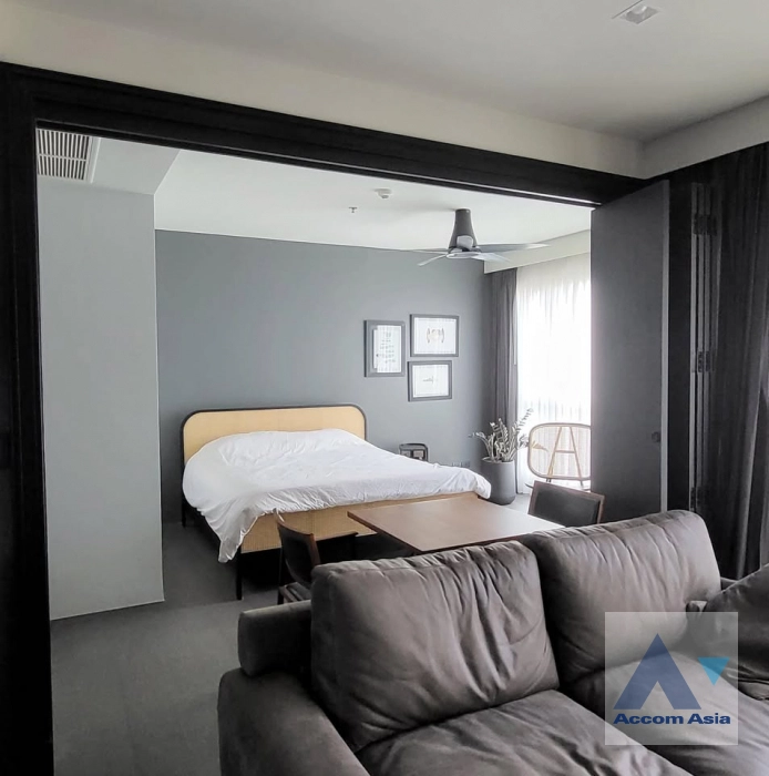 unit 2 Bedrooms  Condominium For Rent & Sale in Ploenchit, Bangkok  near BTS Chitlom (AA43948)